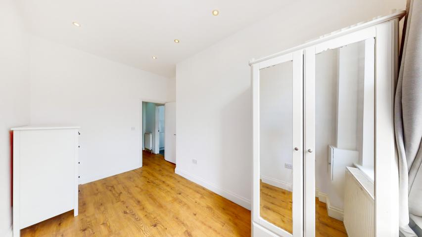 			2 Bedroom, 1 bath, 1 reception Flat			 Cricklewood Broadway, Cricklewood